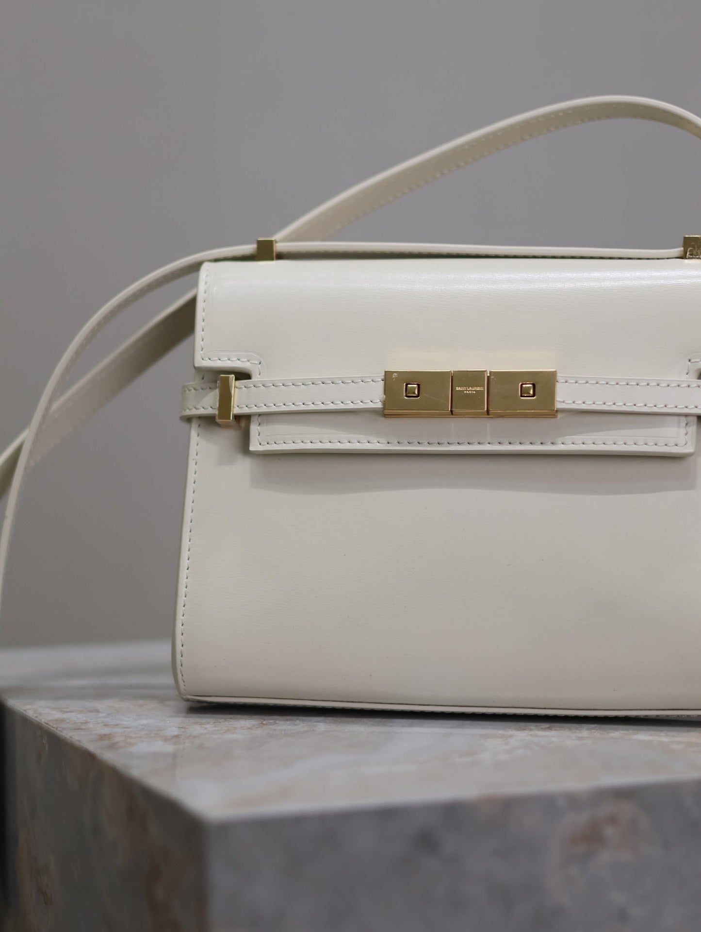 YSL 25S MINI MANHATTAN 19 IN BLANC VINTAGE CALFSKIN GOLD HARDWRE