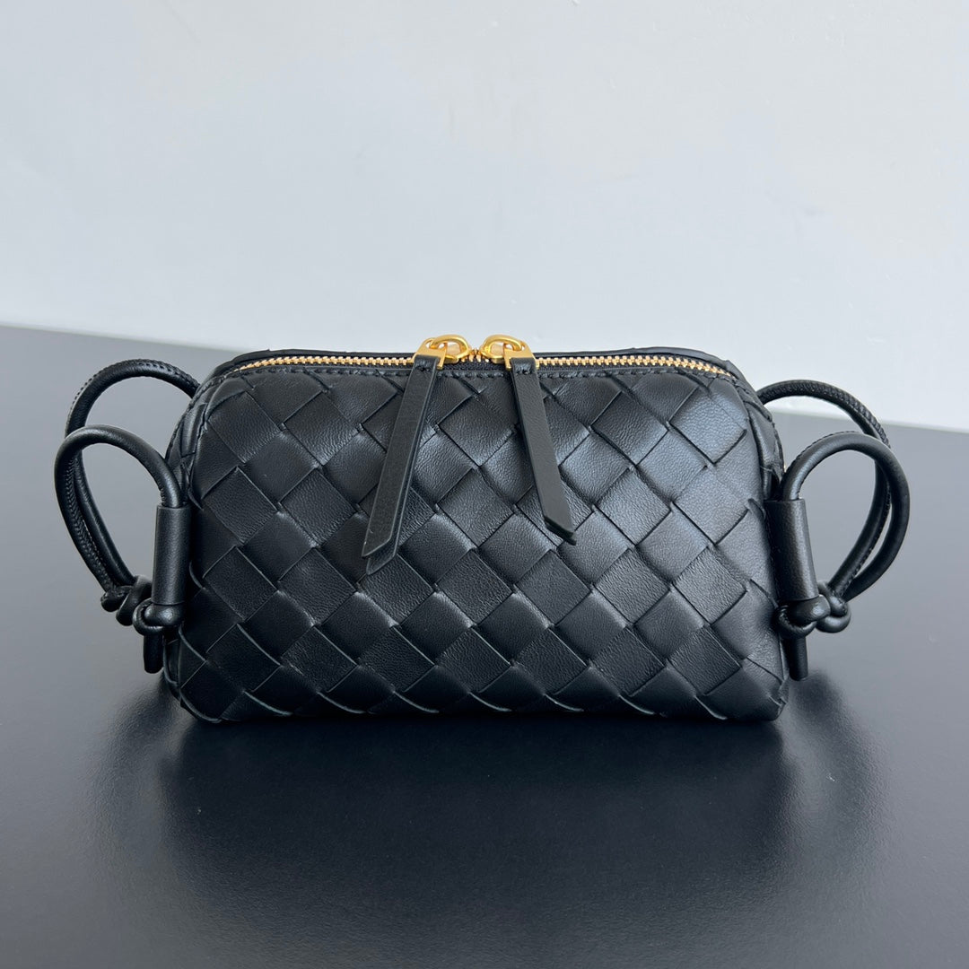 CONCERT POUCH 18 IN BLACK LAMBSKIN