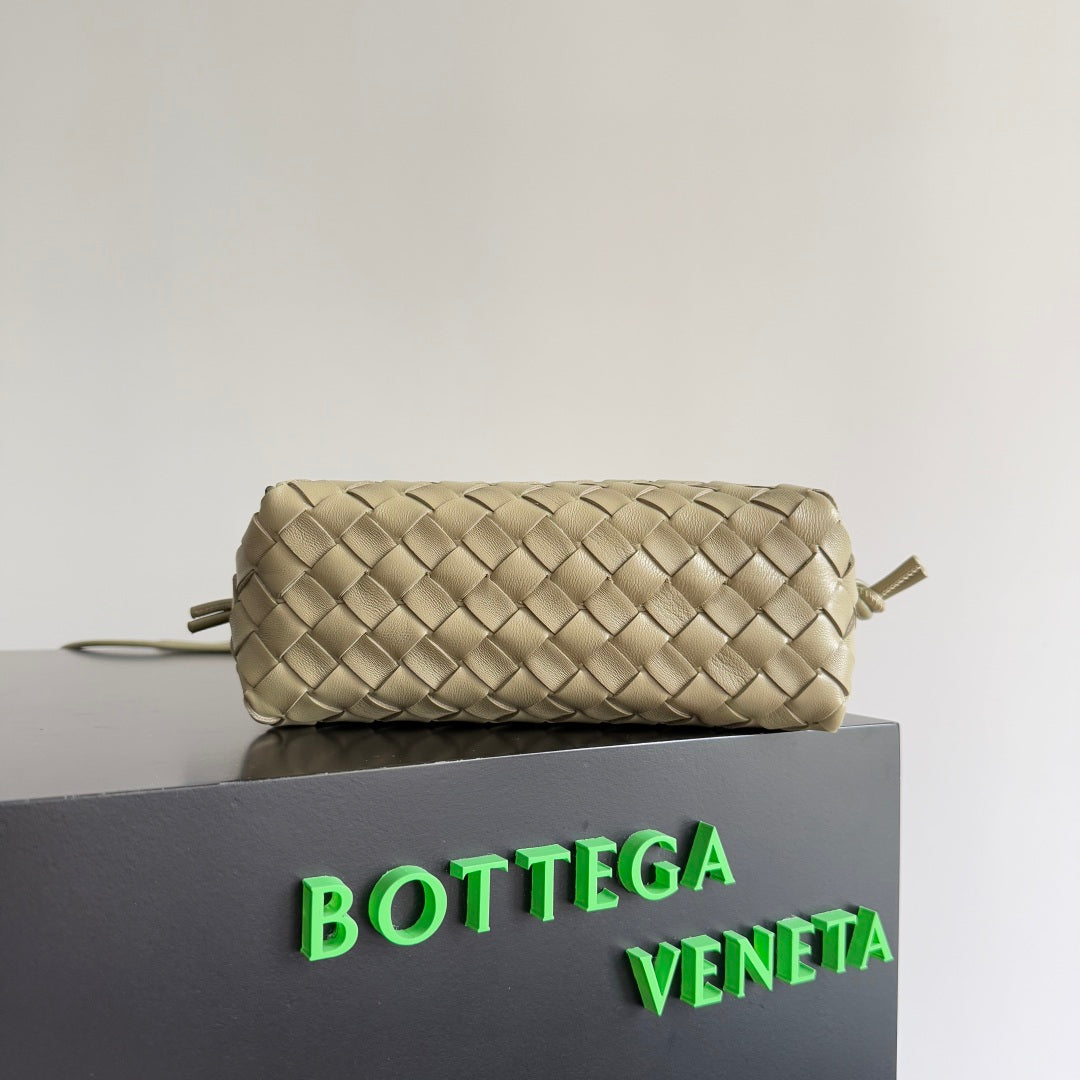 MINI LOOP CAMERA BAG 22 IN BEIGE CALFSKIN