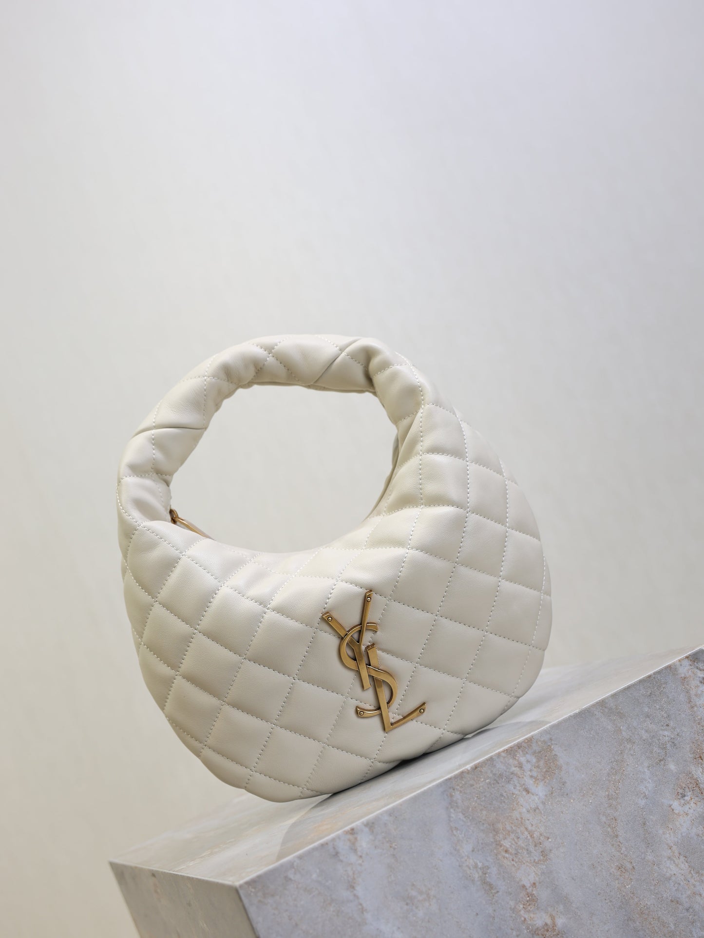 YSL 25S ICARINO 17 IN WHITE QUILTED CALFSKIN GOLD HARDWRE