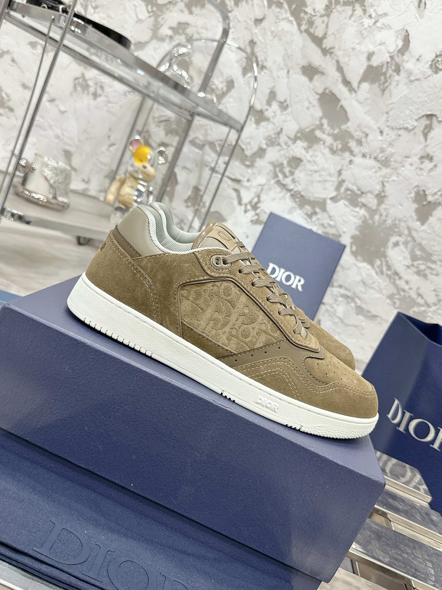 DIOR 25S B27 UPTOWN LOW-TOP SNEAKERS IN OLIVE BROWN CALFSKIN STYLE 5