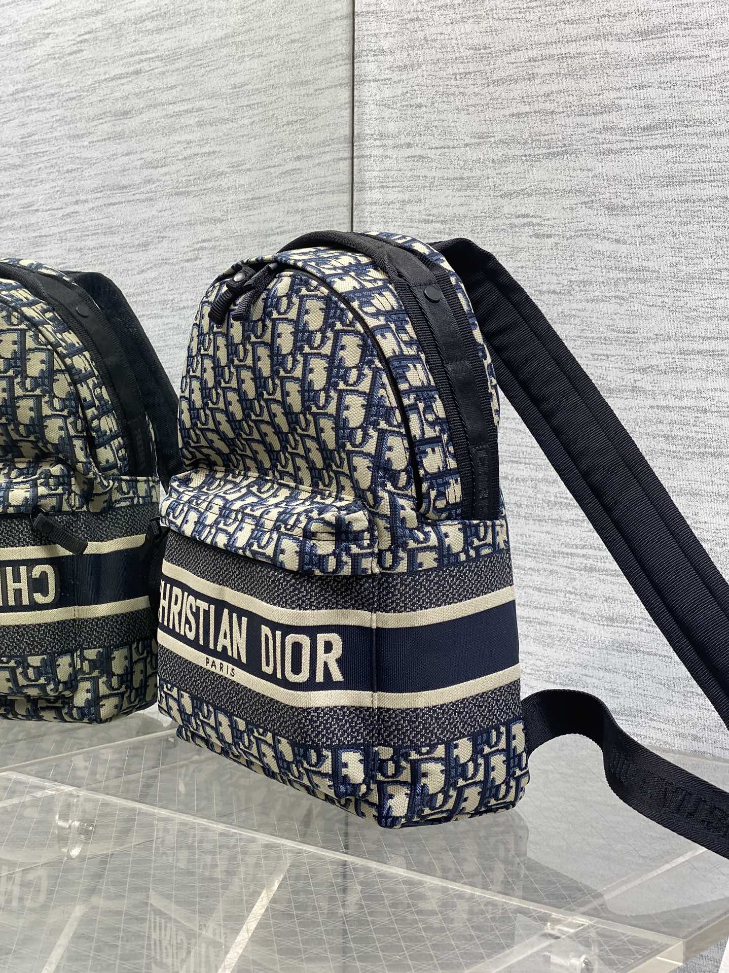 DIOR 25S TRAVEL BACKPACK 31 IN BLUE CANVAS OBLIQUE JACQUARD