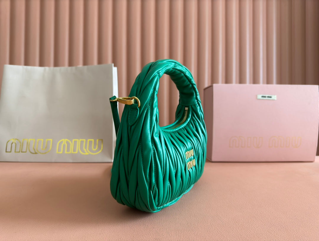 WANDER MATELASSÉ HANDBAG 23 IN PINE GREEN LAMBSKIN