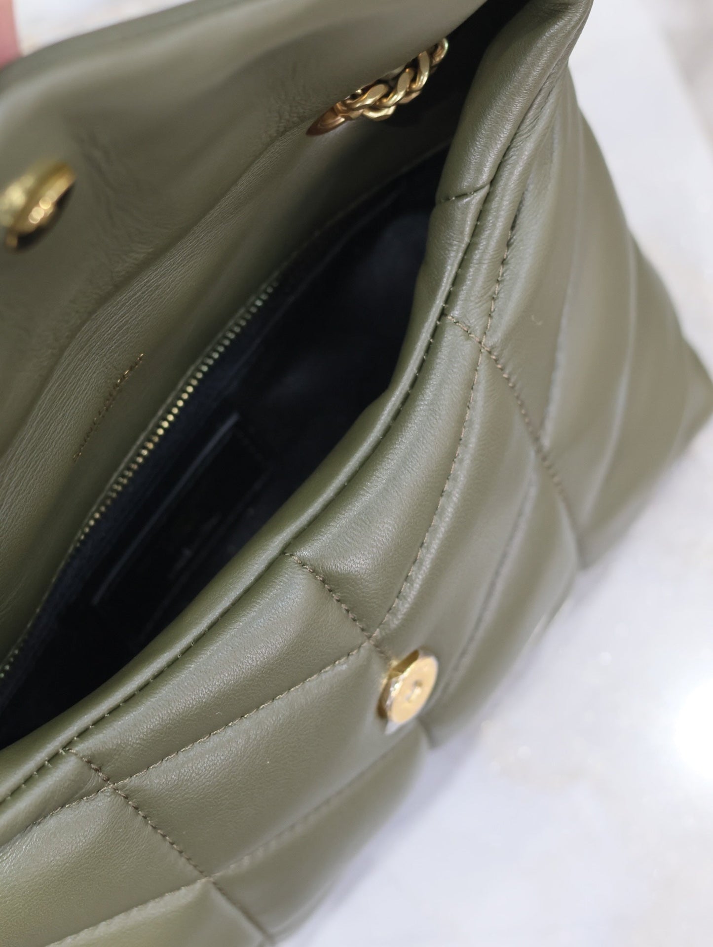 YSL 25S LOULOU PUFFER MINI 23 IN DARK OLIVE CALFSKIN GOLD HARDWARE